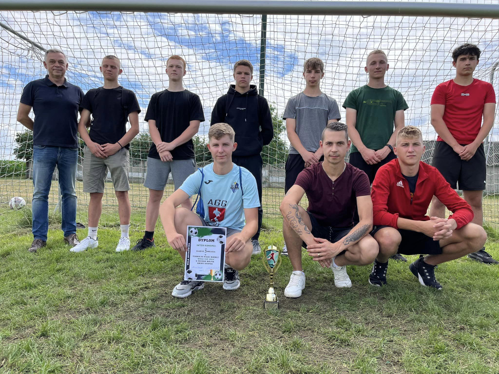 Raz Dąbrowa, raz Albatrosy. Futbolowe granie w Stupsku