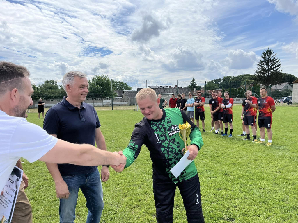 Raz Dąbrowa, raz Albatrosy. Futbolowe granie w Stupsku