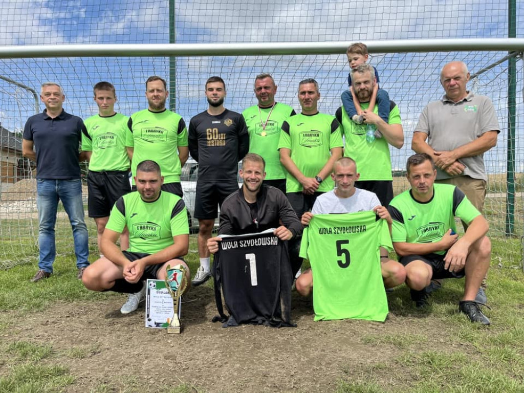 Raz Dąbrowa, raz Albatrosy. Futbolowe granie w Stupsku