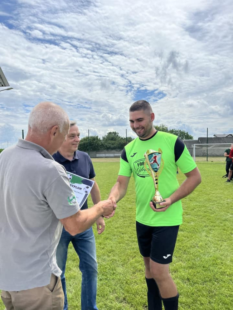 Raz Dąbrowa, raz Albatrosy. Futbolowe granie w Stupsku