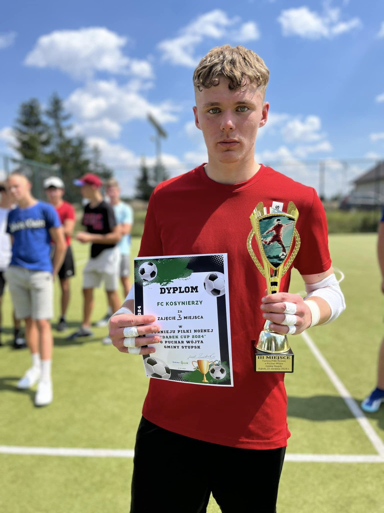 Raz Dąbrowa, raz Albatrosy. Futbolowe granie w Stupsku