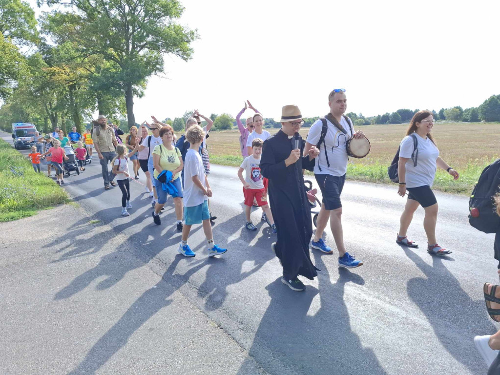 Pielgrzymi z Mławy na trasie 