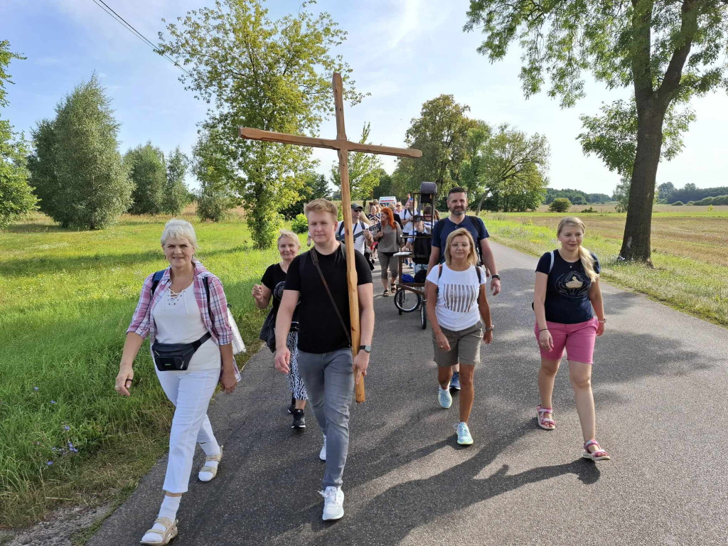 Pielgrzymi z Mławy na trasie 