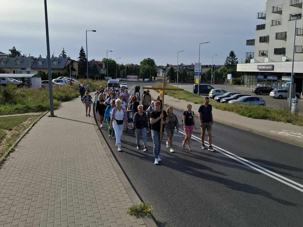 Pielgrzymi z Mławy na trasie 