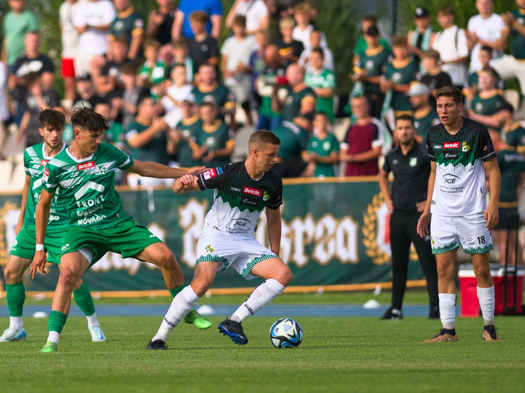 Inaguracja na remis.  Poprzeczka razy dwa