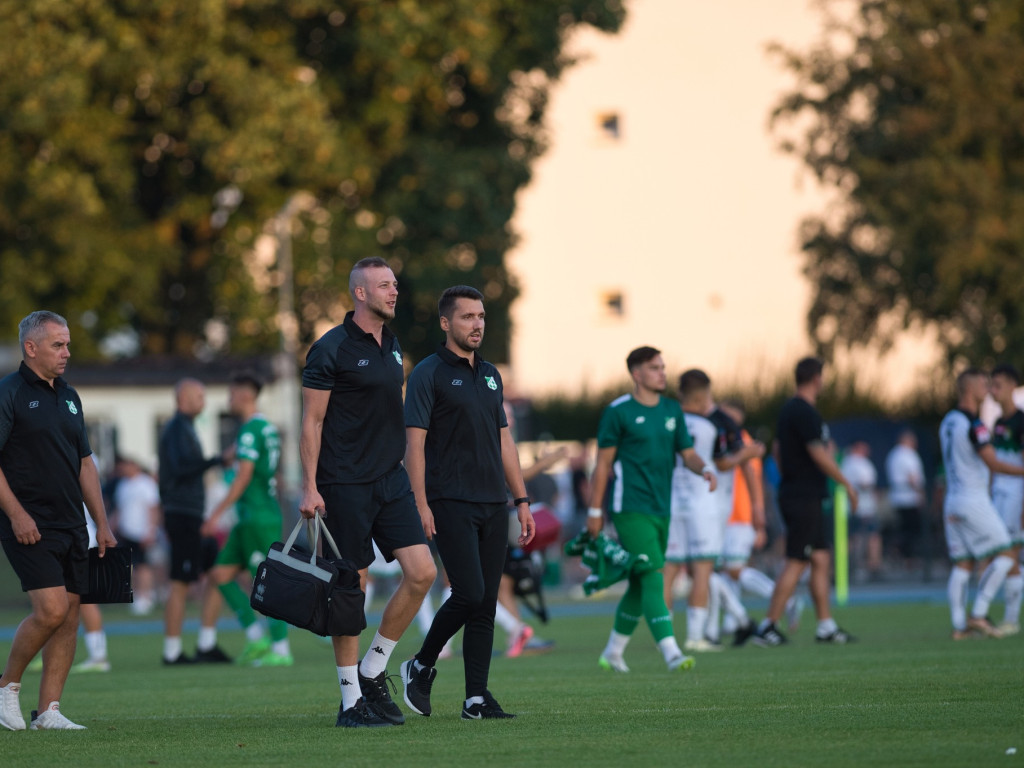 Inaguracja na remis.  Poprzeczka razy dwa