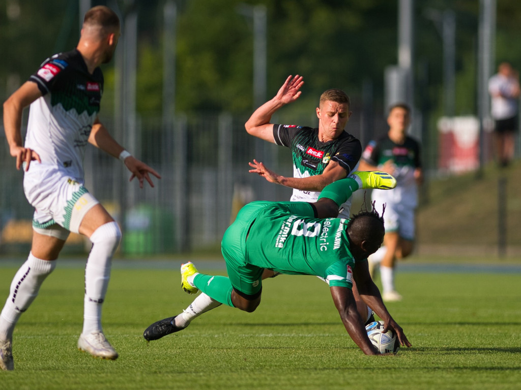 Inaguracja na remis.  Poprzeczka razy dwa