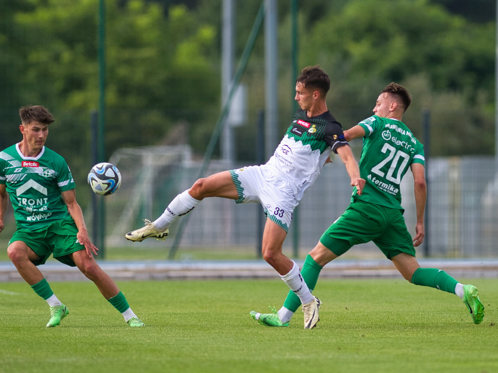 Inaguracja na remis.  Poprzeczka razy dwa