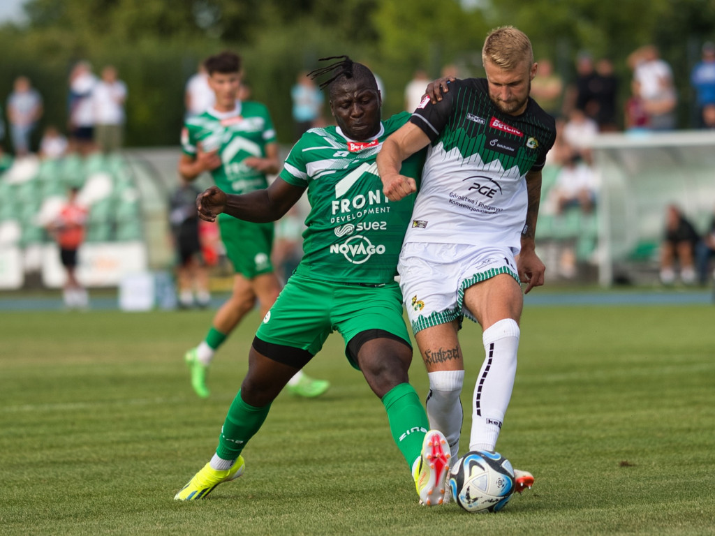 Inaguracja na remis.  Poprzeczka razy dwa