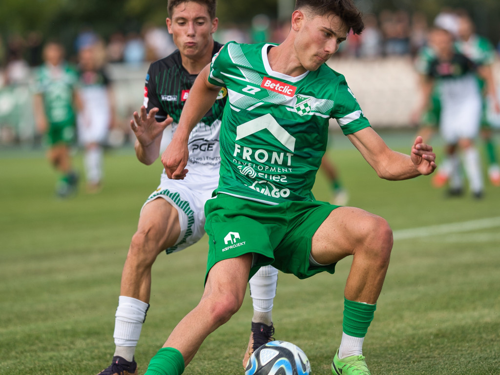 Inaguracja na remis.  Poprzeczka razy dwa