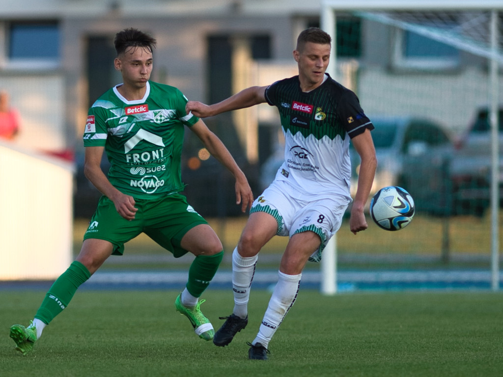 Inaguracja na remis.  Poprzeczka razy dwa