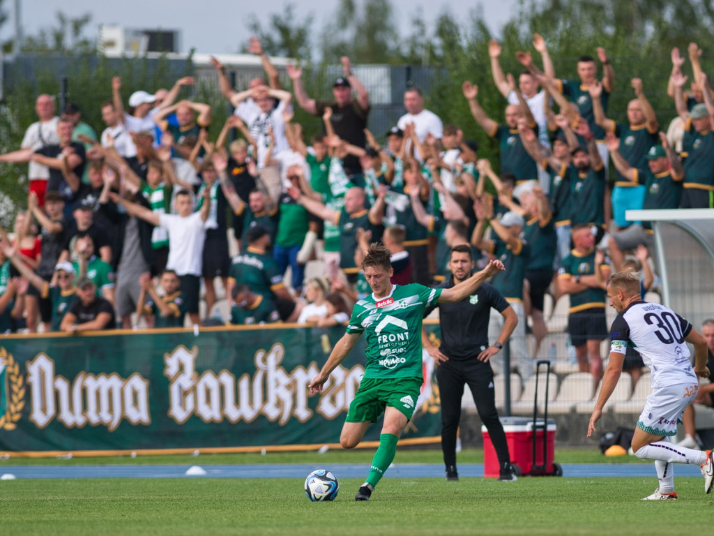 Inaguracja na remis.  Poprzeczka razy dwa