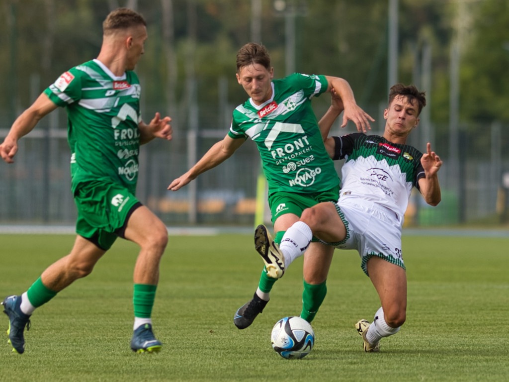 Inaguracja na remis.  Poprzeczka razy dwa