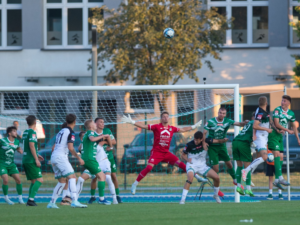 Inaguracja na remis.  Poprzeczka razy dwa