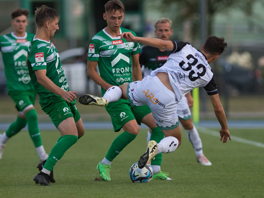 Inaguracja na remis.  Poprzeczka razy dwa