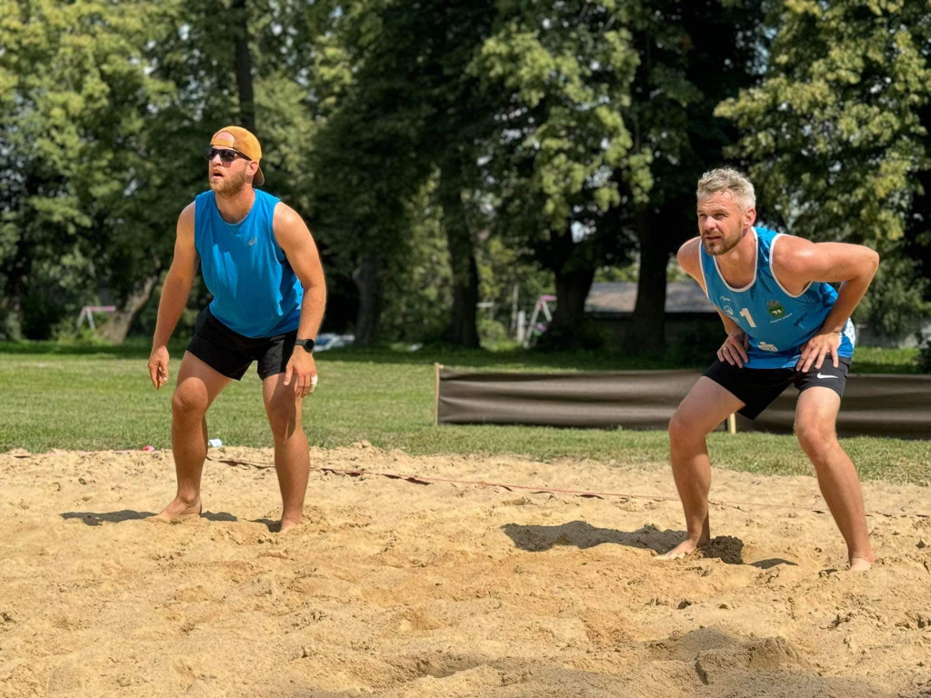 Stupsk na piasku. Jedenaście duetów na starcie