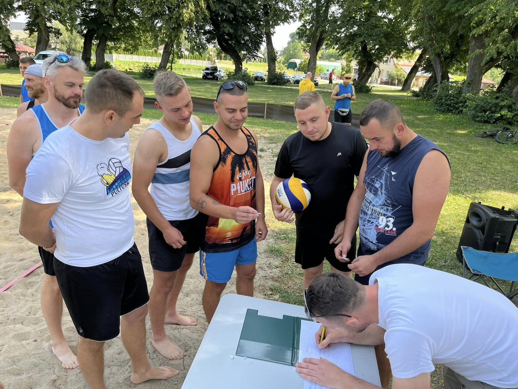 Stupsk na piasku. Jedenaście duetów na starcie