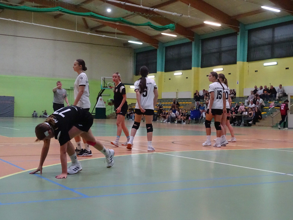 Jubileusz na boisku. Piłkarki na topie