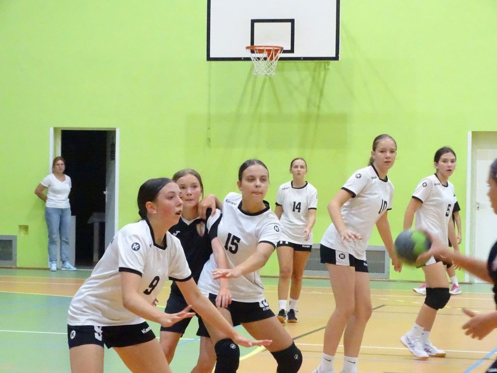 Jubileusz na boisku. Piłkarki na topie