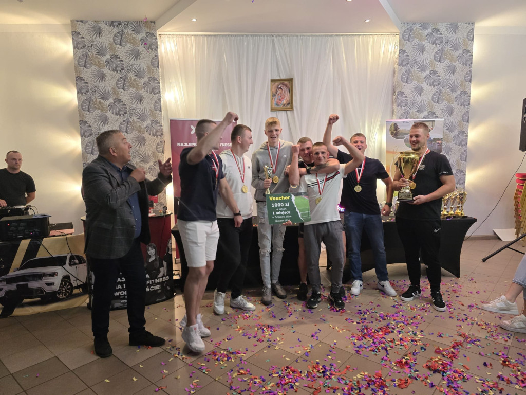 Czarna Elka z mistrzostwem. Jeziorski z koroną, Korneniev  MVP