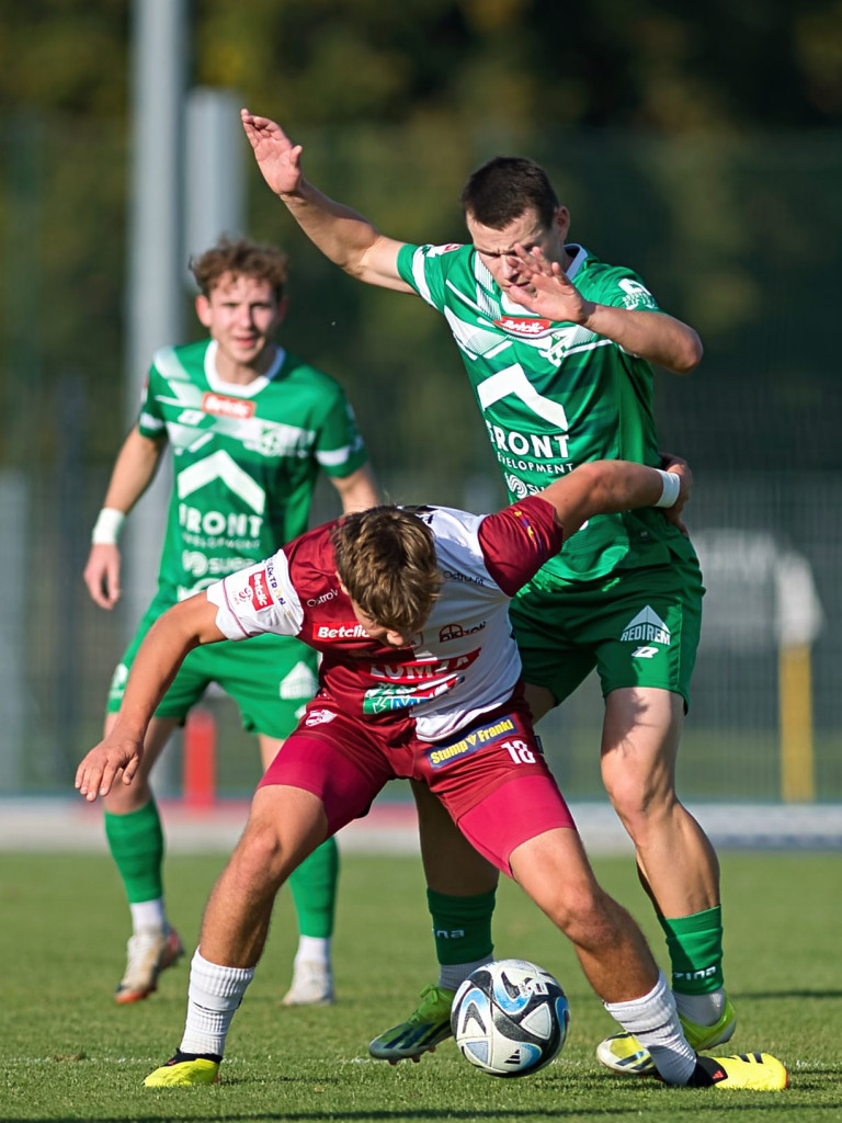 Dramatyczna końcówka. W dziesięciu bez punktu