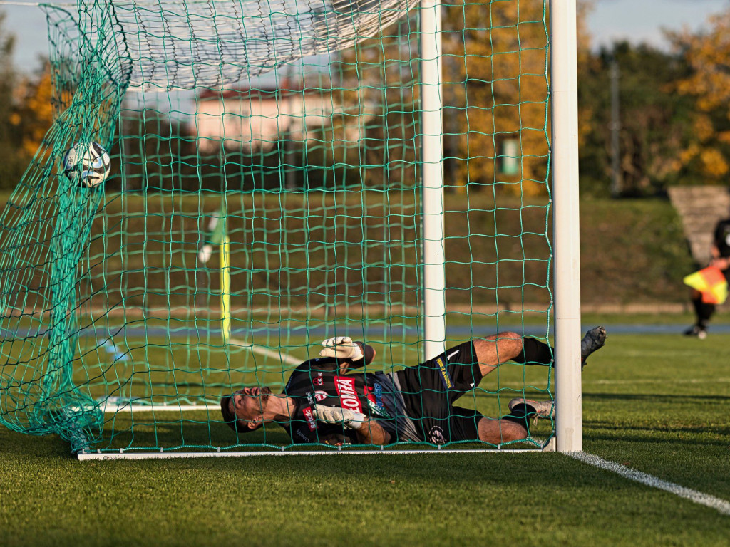 Dramatyczna końcówka. W dziesięciu bez punktu