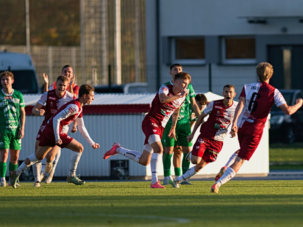 Dramatyczna końcówka. W dziesięciu bez punktu