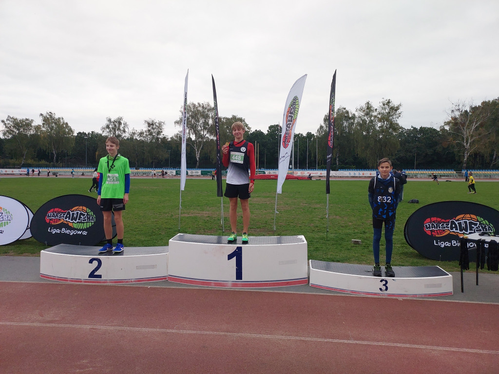 Warszawska liga z medalami i rekordami