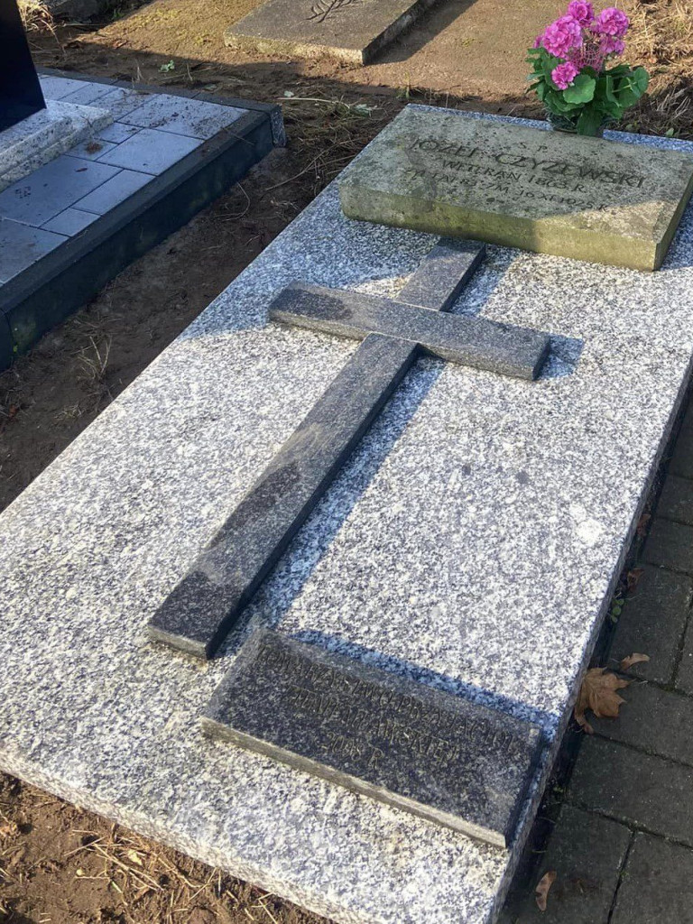 Kwesta na mławskich cmentarzach: Odnowione groby zasłużonych