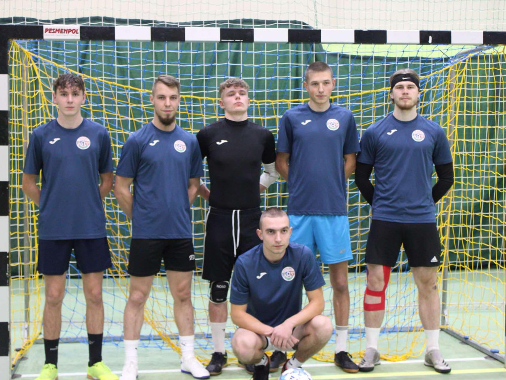 Otwarcie Wiśniewa na szóstkę. Trzynaście ekip na starcie