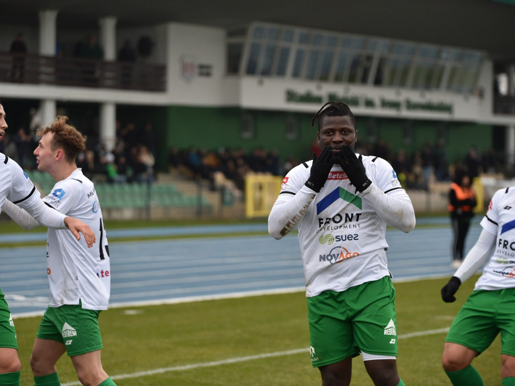 Kolejny sukces nad Bronią. Zły początek, udany finisz