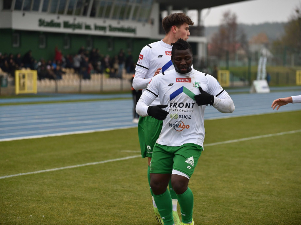 Kolejny sukces nad Bronią. Zły początek, udany finisz