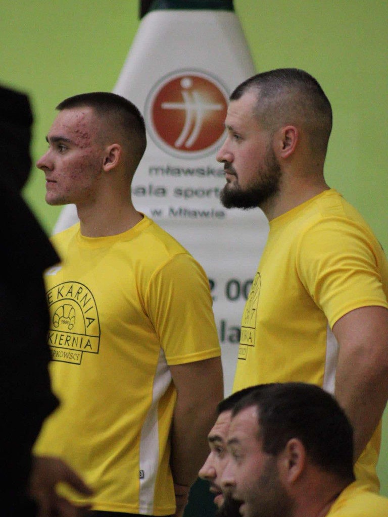 Mocne otwarcie mistrzów. Korneier razy cztery