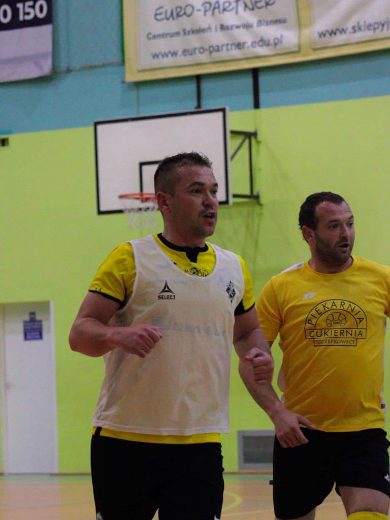 Mocne otwarcie mistrzów. Korneier razy cztery