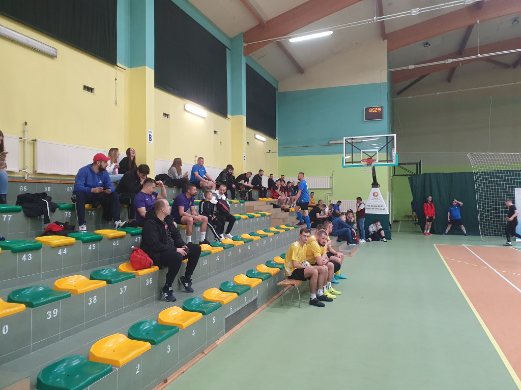 Somsiady na czele. Warriors z fair play