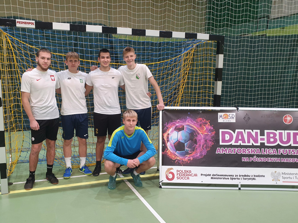 Somsiady na czele. Warriors z fair play