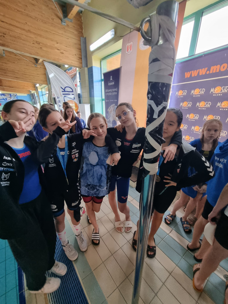 Wielkie emocje na basenie. Ponad sto medali mławian