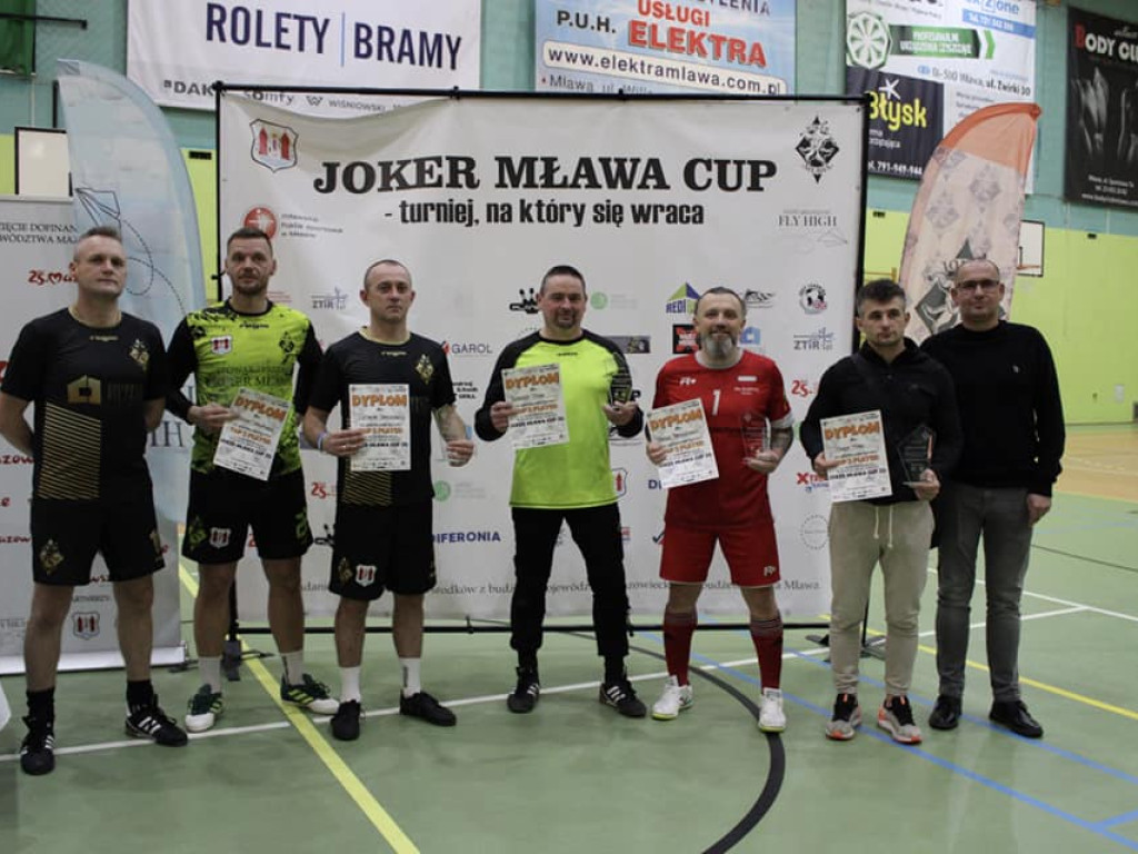 Raz Olsztyn, raz Włocławek. Puchary wyjechały z Mławy