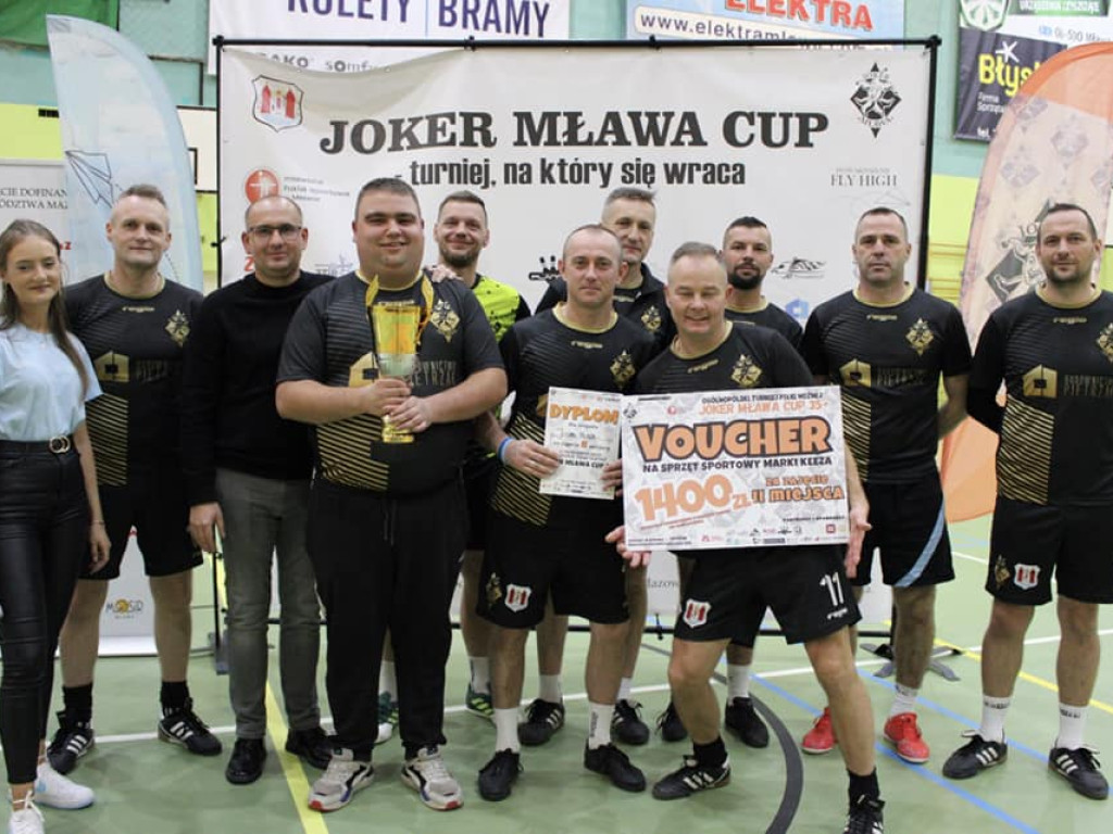 Raz Olsztyn, raz Włocławek. Puchary wyjechały z Mławy