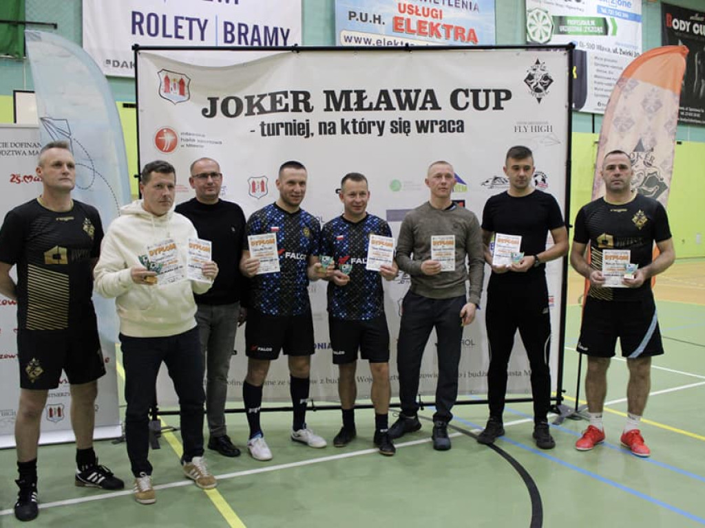 Raz Olsztyn, raz Włocławek. Puchary wyjechały z Mławy