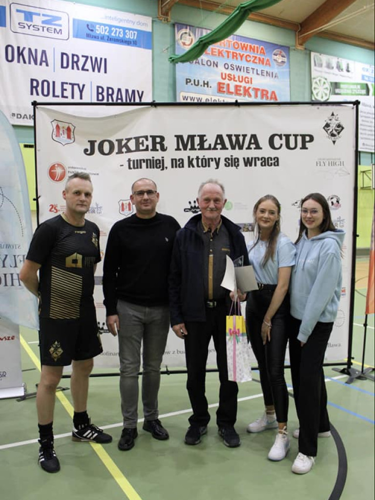 Raz Olsztyn, raz Włocławek. Puchary wyjechały z Mławy