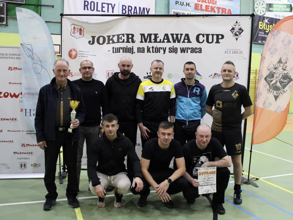 Raz Olsztyn, raz Włocławek. Puchary wyjechały z Mławy