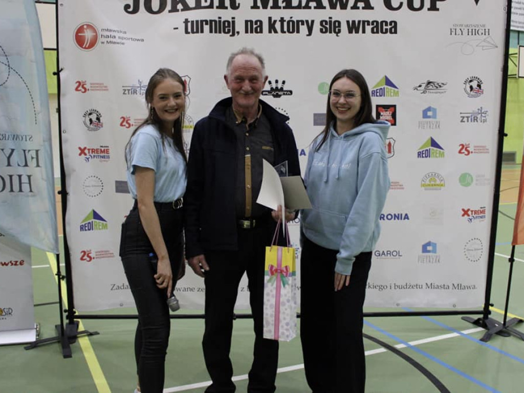 Raz Olsztyn, raz Włocławek. Puchary wyjechały z Mławy