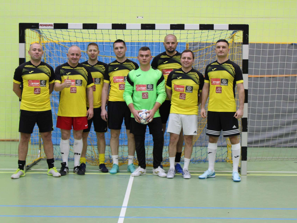 Raz Olsztyn, raz Włocławek. Puchary wyjechały z Mławy