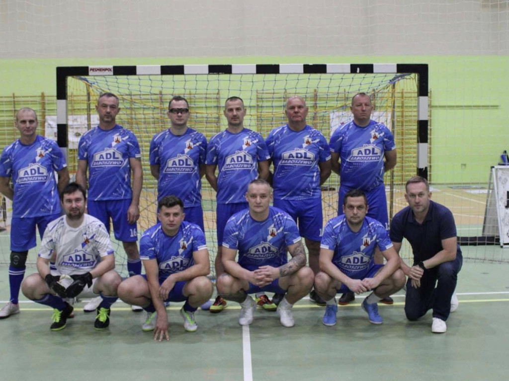 Raz Olsztyn, raz Włocławek. Puchary wyjechały z Mławy