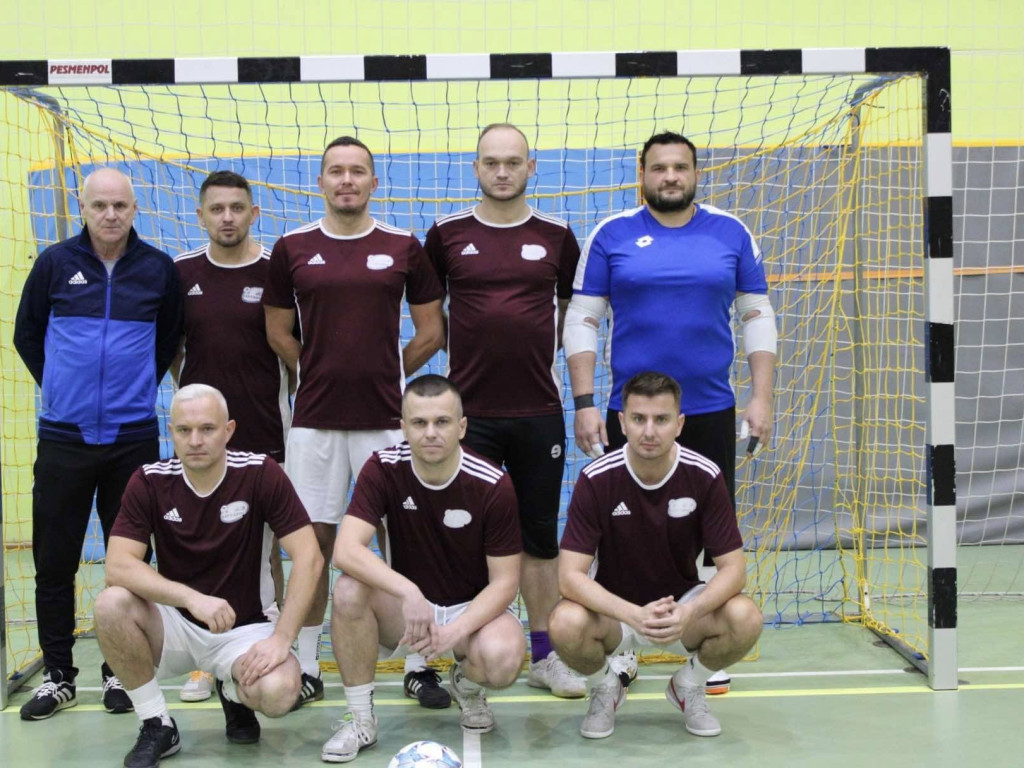 Raz Olsztyn, raz Włocławek. Puchary wyjechały z Mławy