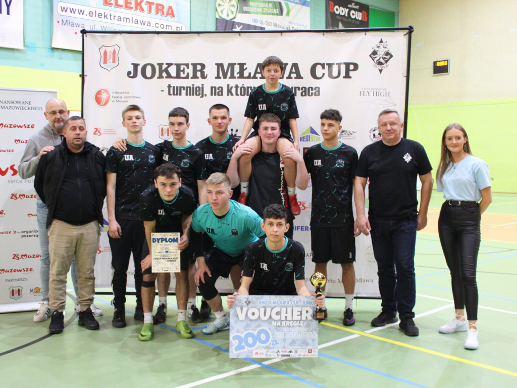 Raz Olsztyn, raz Włocławek. Puchary wyjechały z Mławy