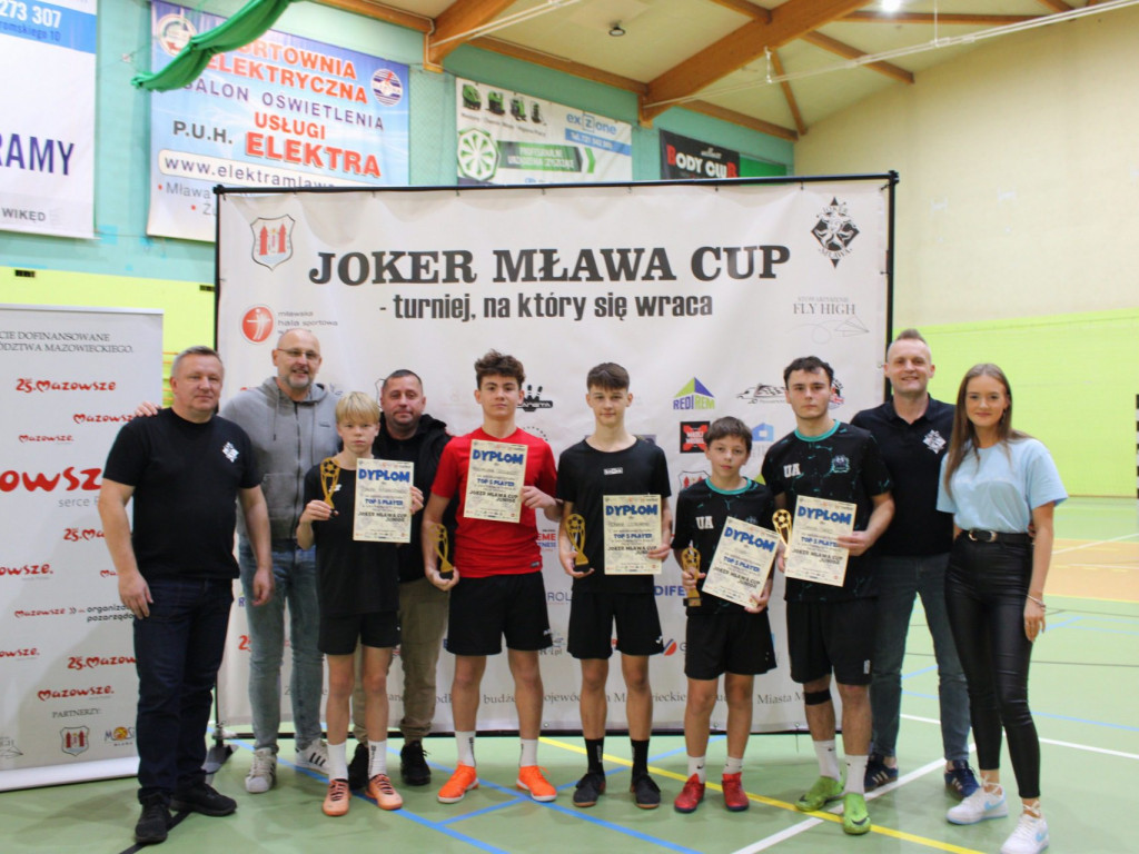 Raz Olsztyn, raz Włocławek. Puchary wyjechały z Mławy