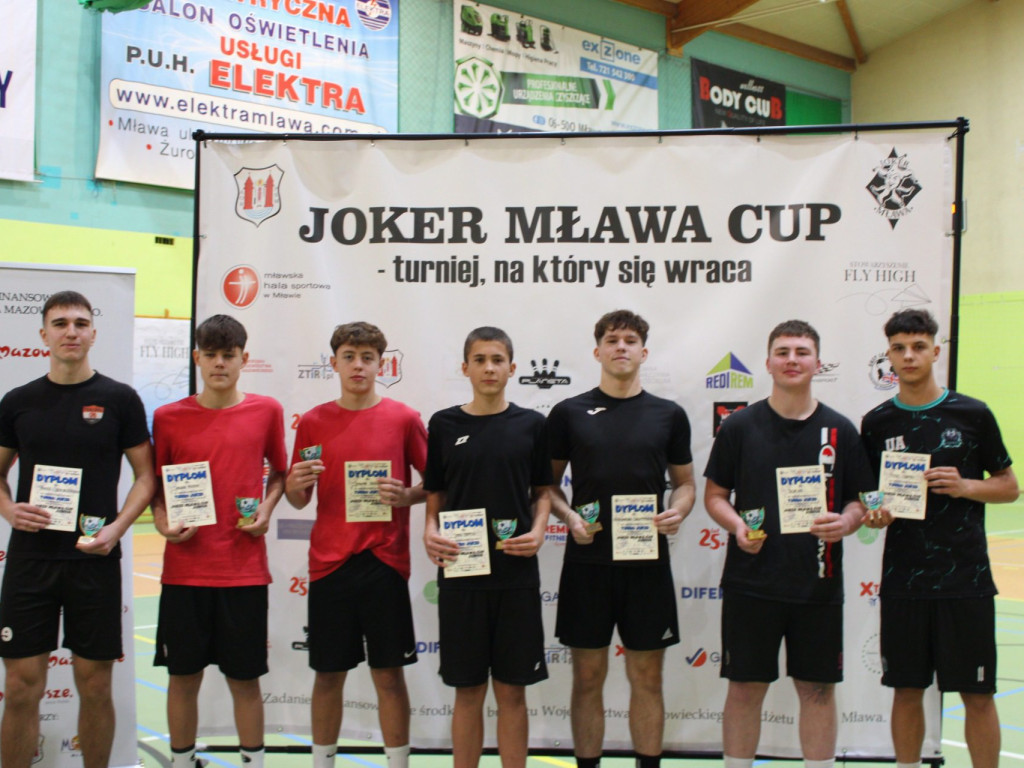 Raz Olsztyn, raz Włocławek. Puchary wyjechały z Mławy