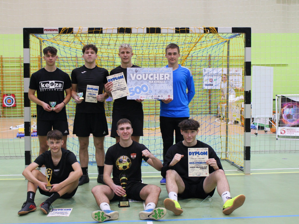 Raz Olsztyn, raz Włocławek. Puchary wyjechały z Mławy